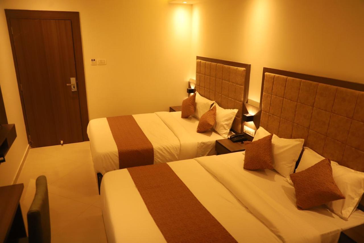 Hotel Sai Pritam Mumbai Exterior photo