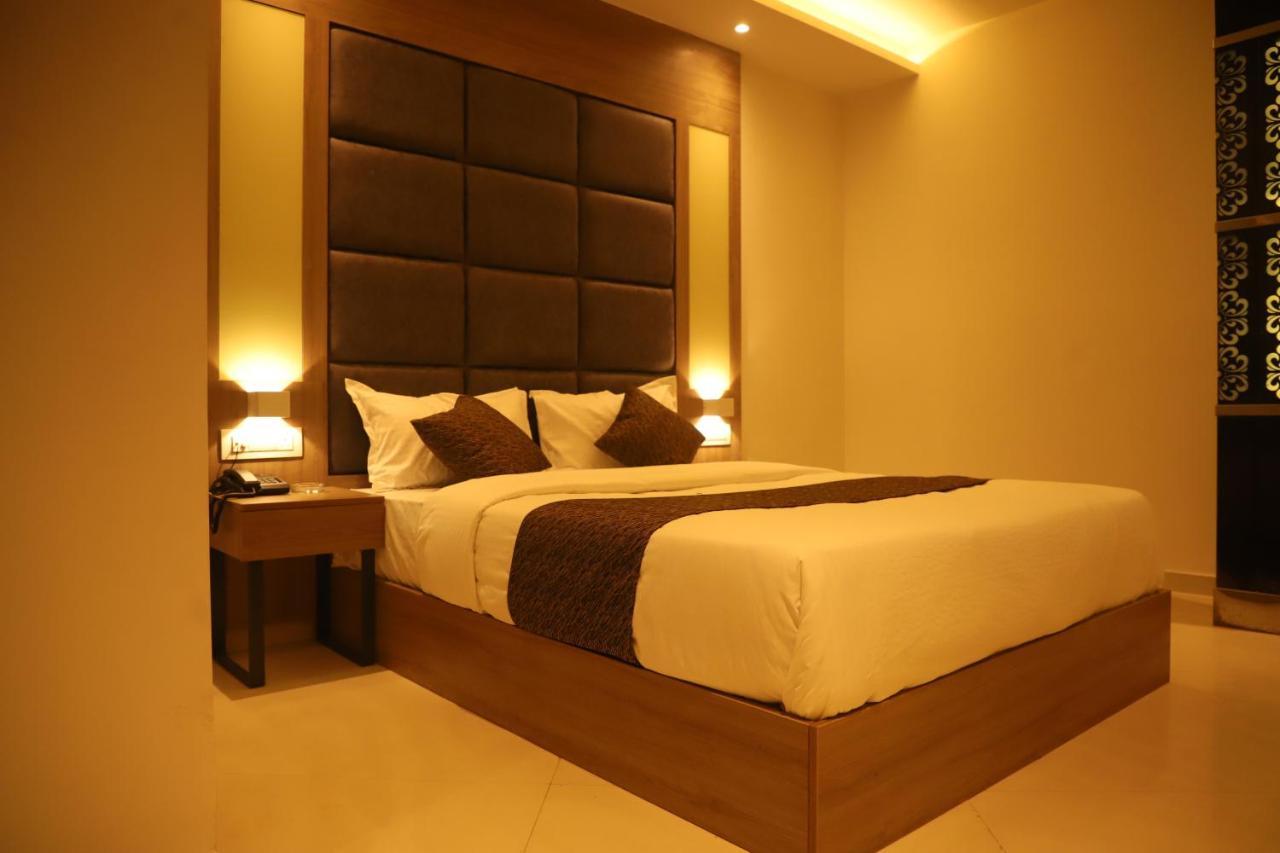 Hotel Sai Pritam Mumbai Exterior photo