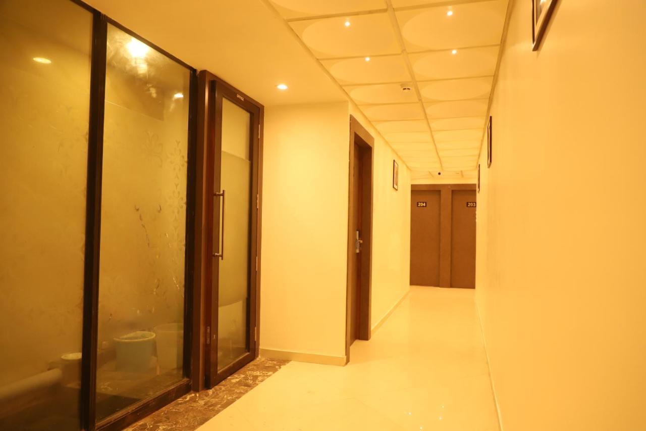Hotel Sai Pritam Mumbai Exterior photo
