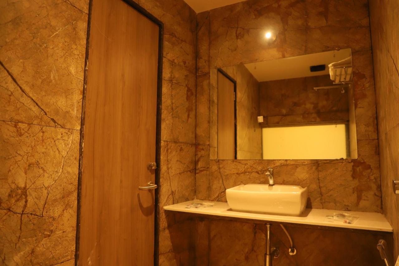 Hotel Sai Pritam Mumbai Exterior photo