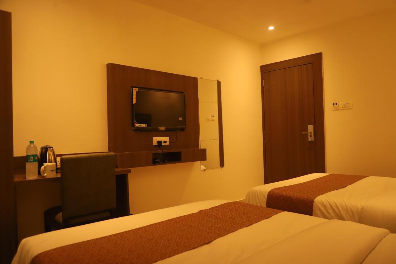Hotel Sai Pritam Mumbai Exterior photo