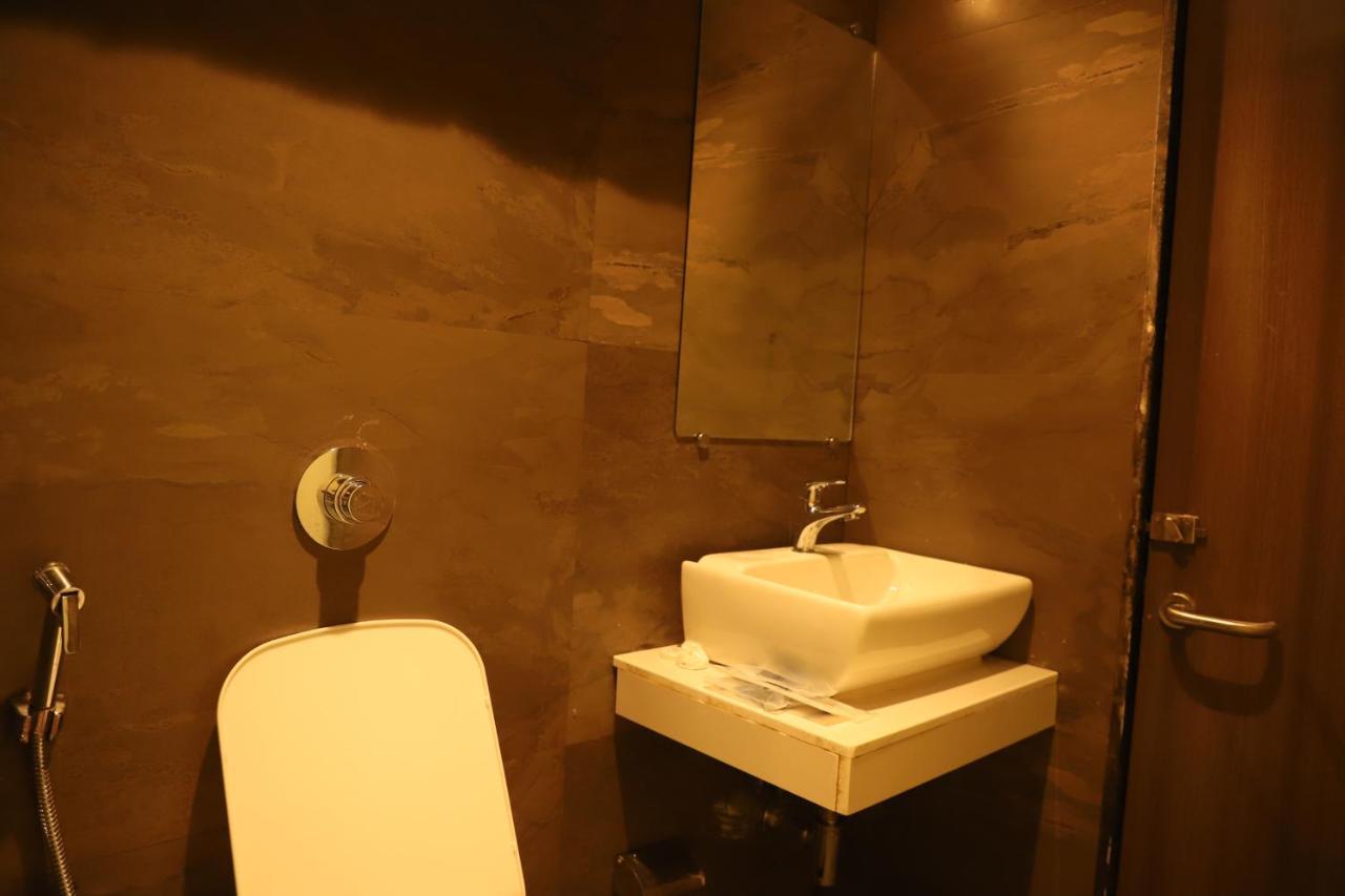 Hotel Sai Pritam Mumbai Exterior photo