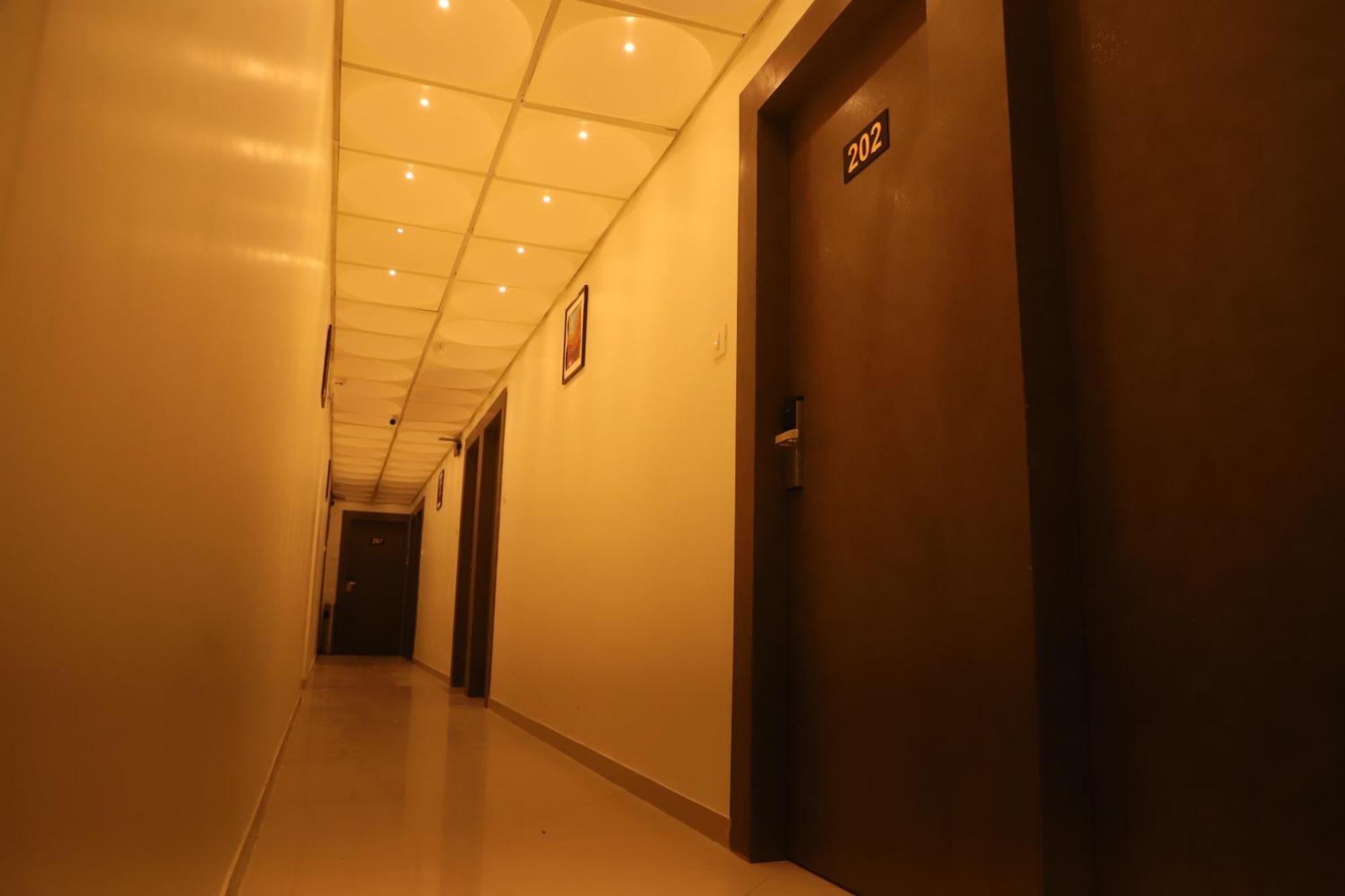 Hotel Sai Pritam Mumbai Exterior photo
