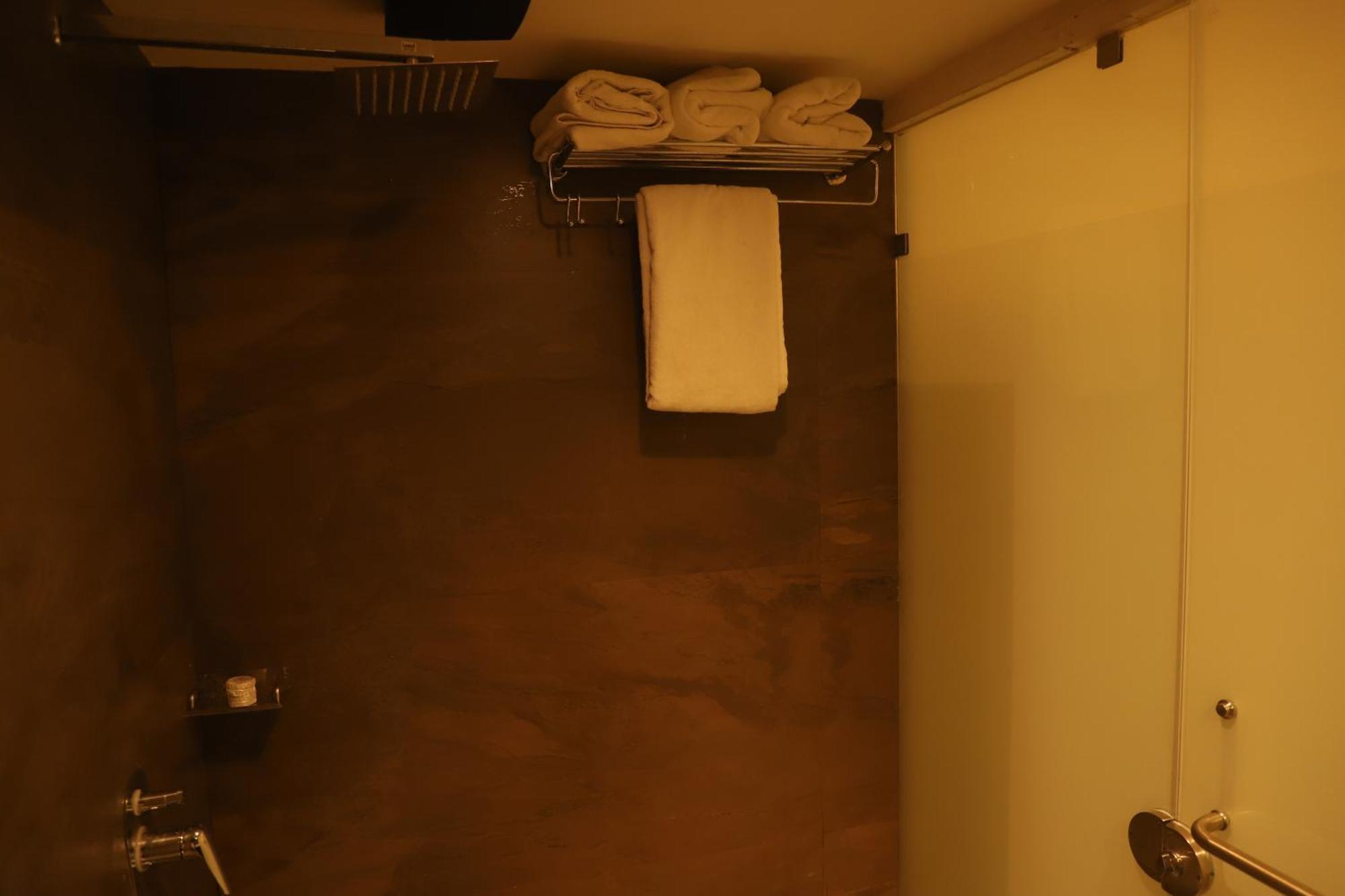 Hotel Sai Pritam Mumbai Exterior photo