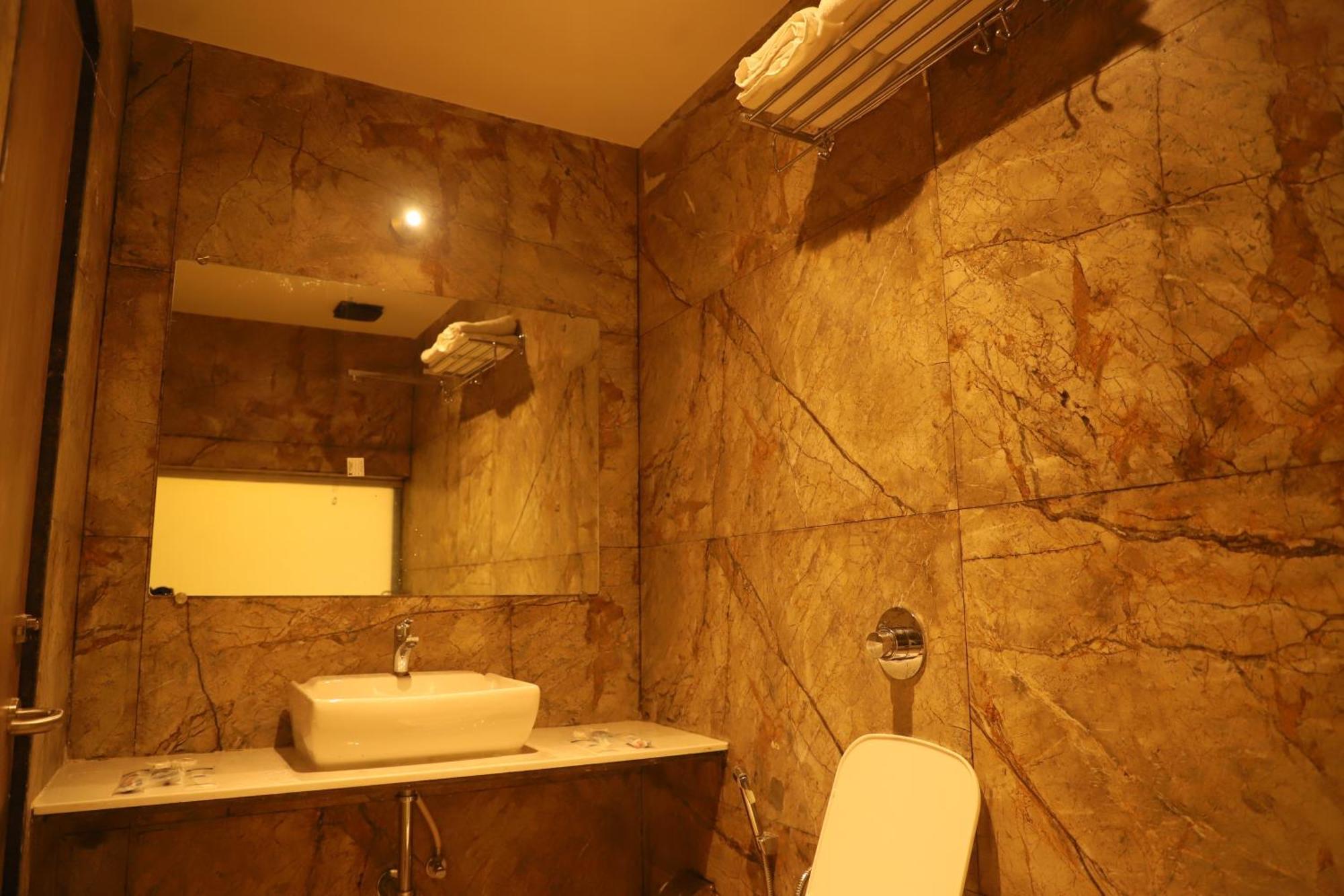 Hotel Sai Pritam Mumbai Exterior photo